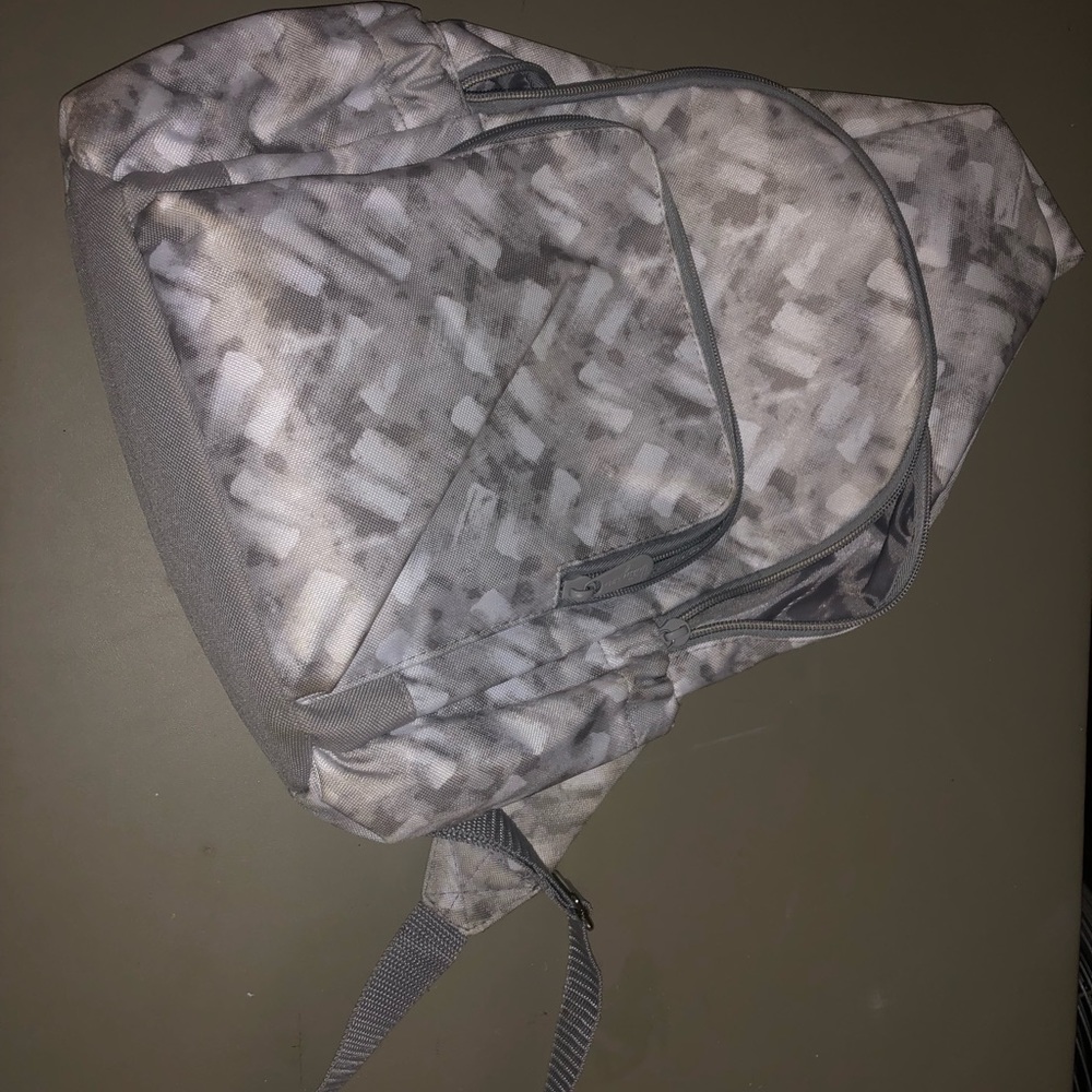 Thirty One one shoulder swappable bag